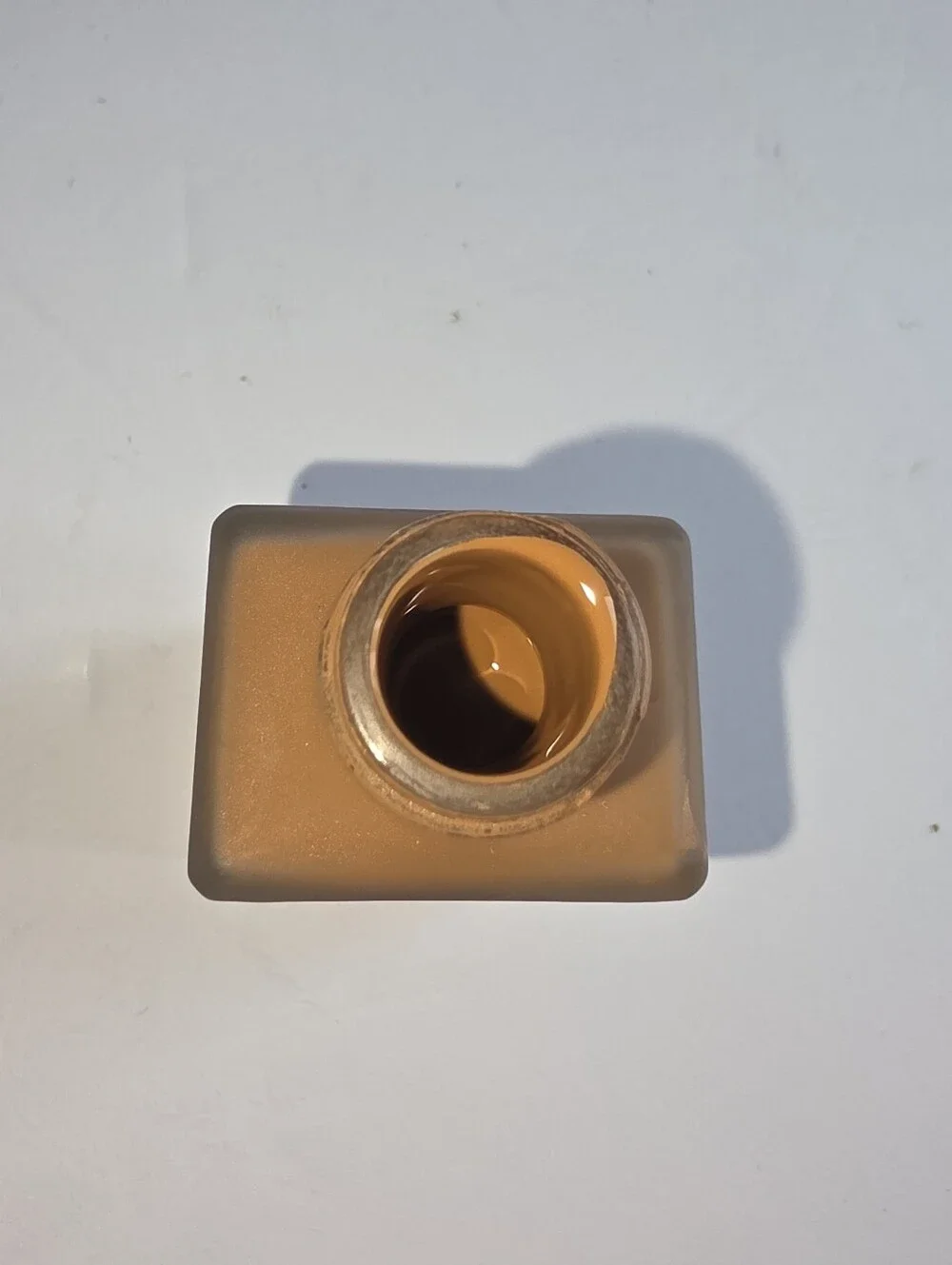 Estée Lauder Double Wear Stay-in-Place Makeup foundation in the shade 6W1 Sandal
